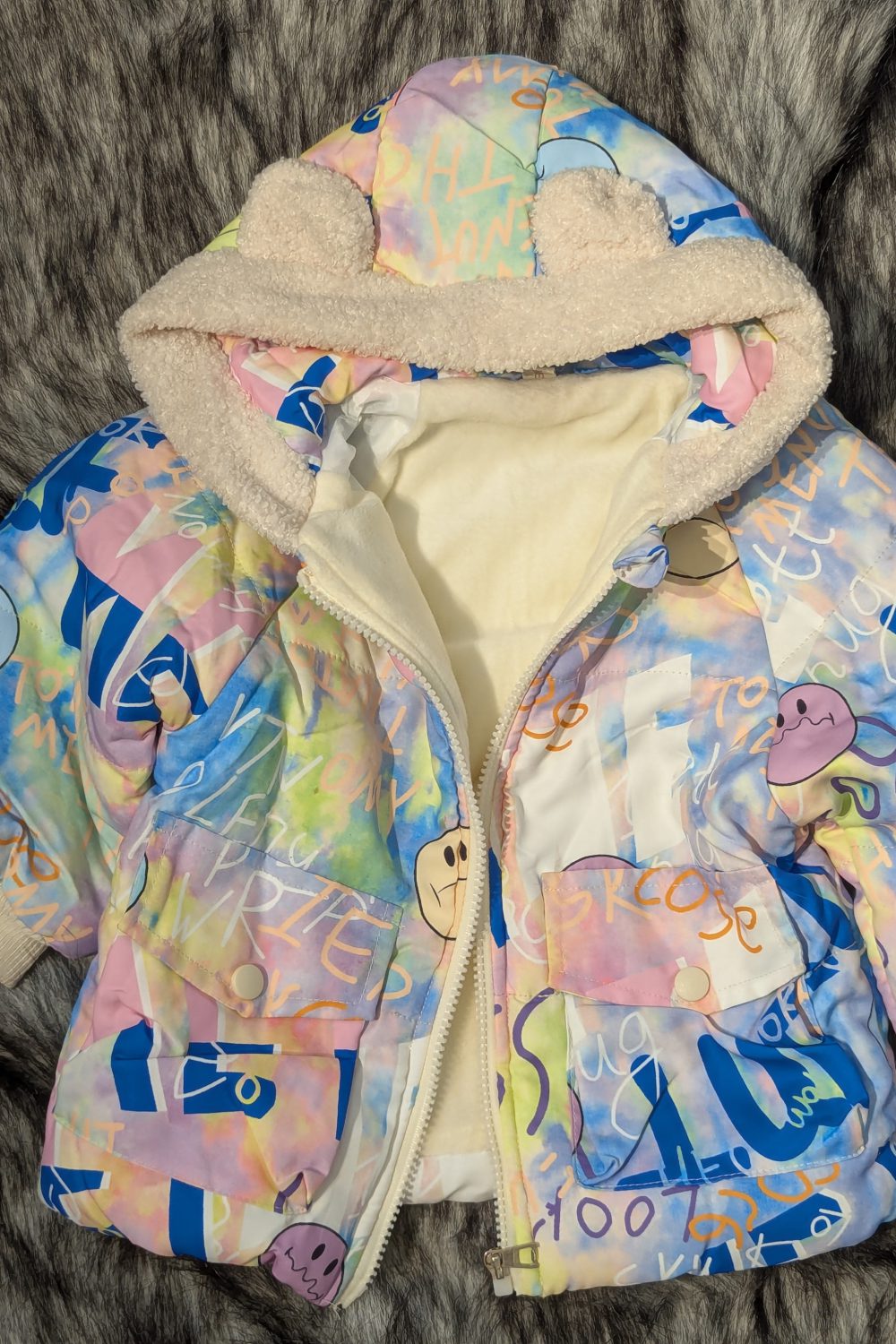 Signature LifeStyle Kids Jacket – Comfort, Style, and Durability for Your Little Ones
