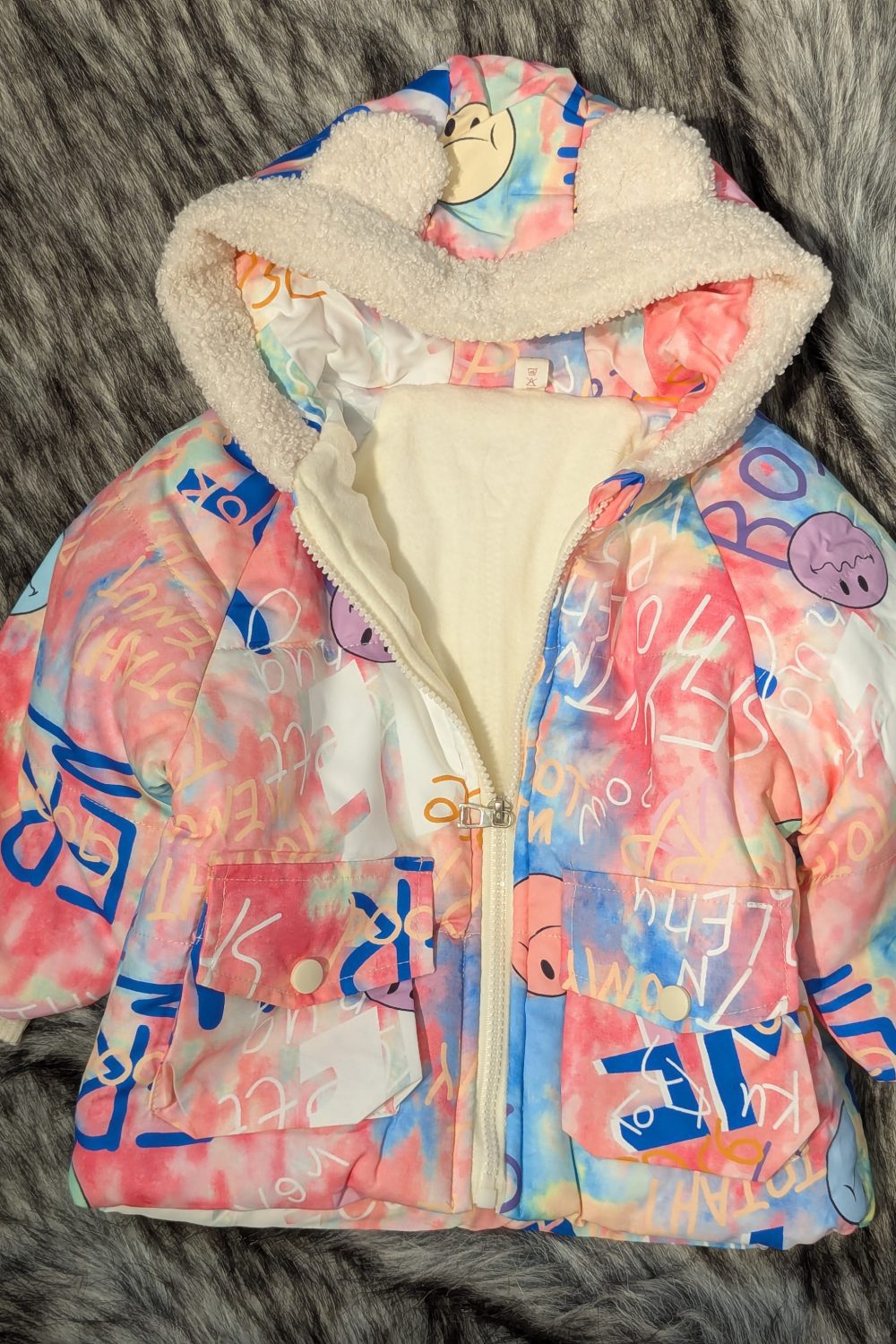 Signature LifeStyle Kids Jacket – Comfort, Style, and Durability for Your Little Ones