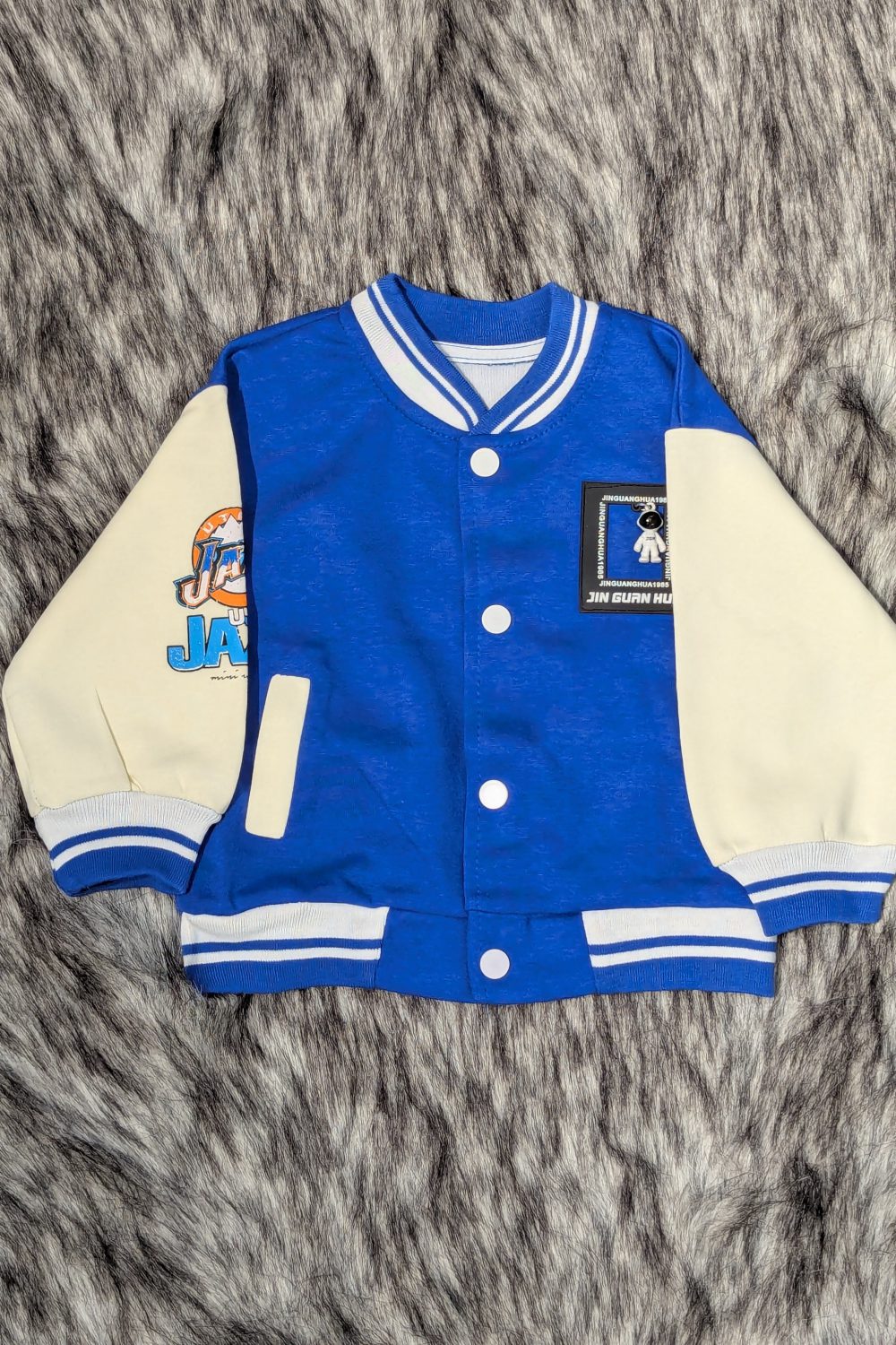 Signature LifeStyle Kids Jacket – Comfort, Style, and Durability for Your Little Ones