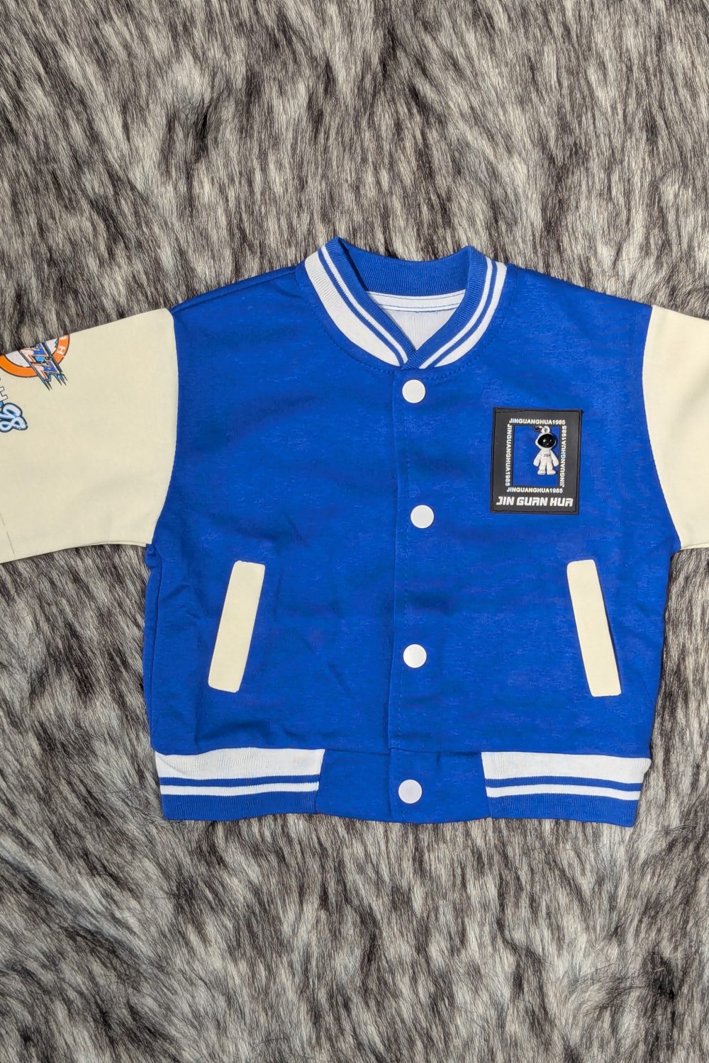 Signature LifeStyle Kids Jacket – Comfort, Style, and Durability for Your Little Ones