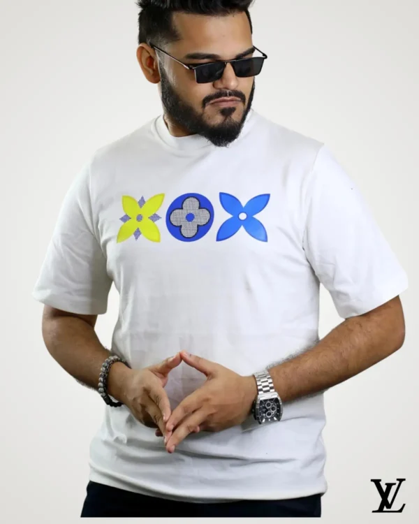 Men's white t-shirt with yellow and blue flower motifs chest graphic, casual short sleeve tee
